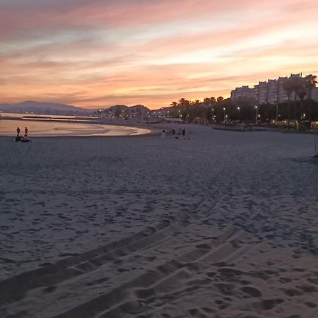 Playa 45, First Line Beach House มาลากา ภายนอก รูปภาพ