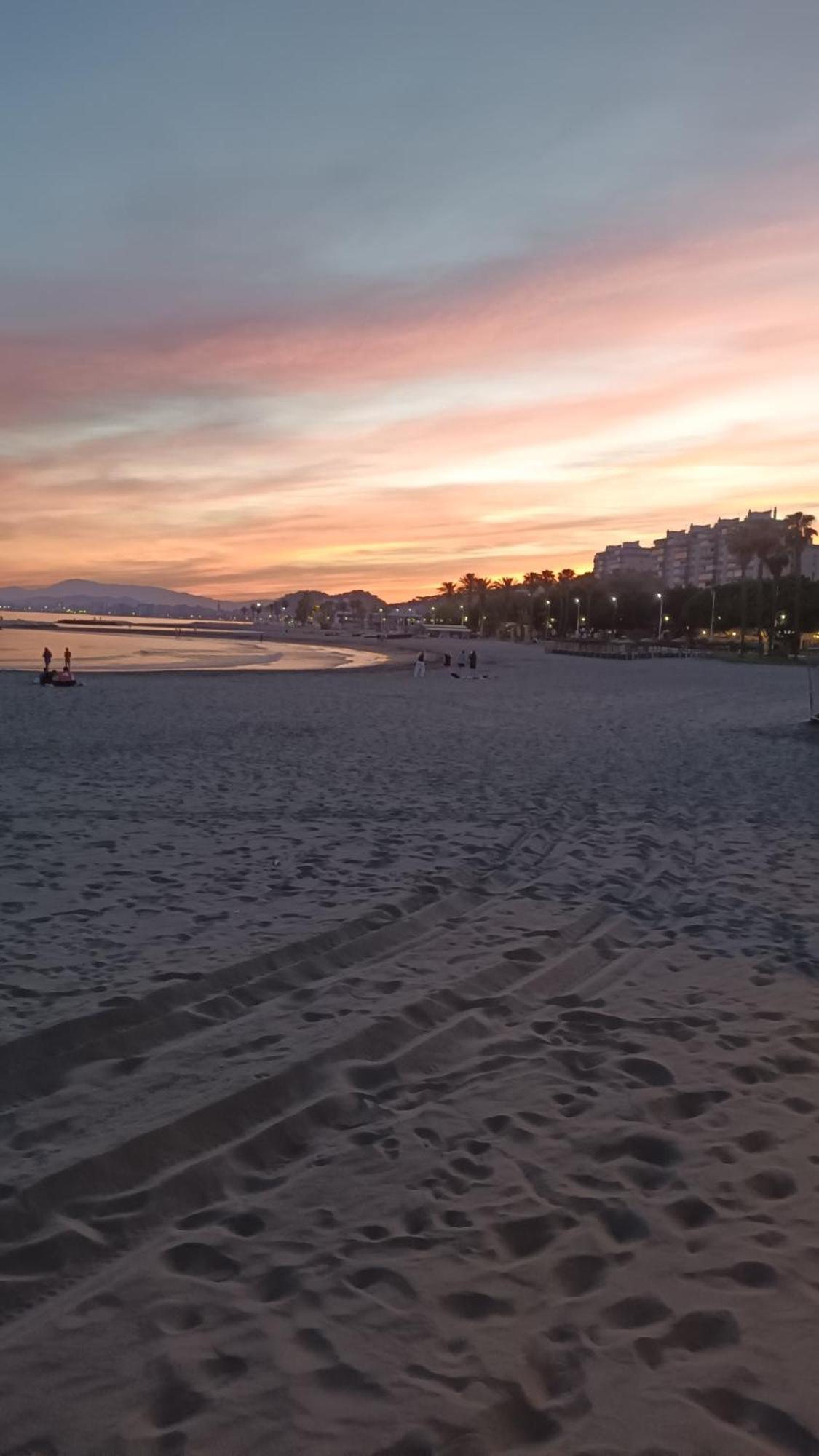 Playa 45, First Line Beach House มาลากา ภายนอก รูปภาพ